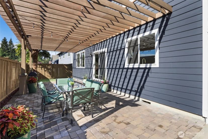 Property photo for 2211 Se 103rd Place, Seattle photo 2