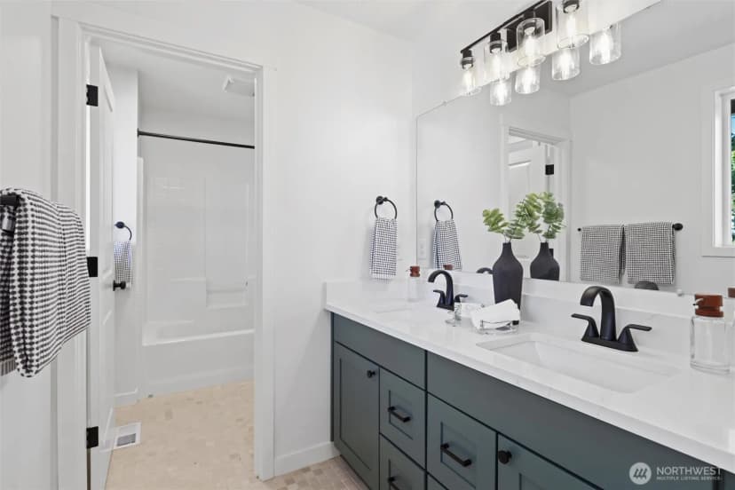 Property photo for 2211 Se 103rd Place, Seattle photo 14