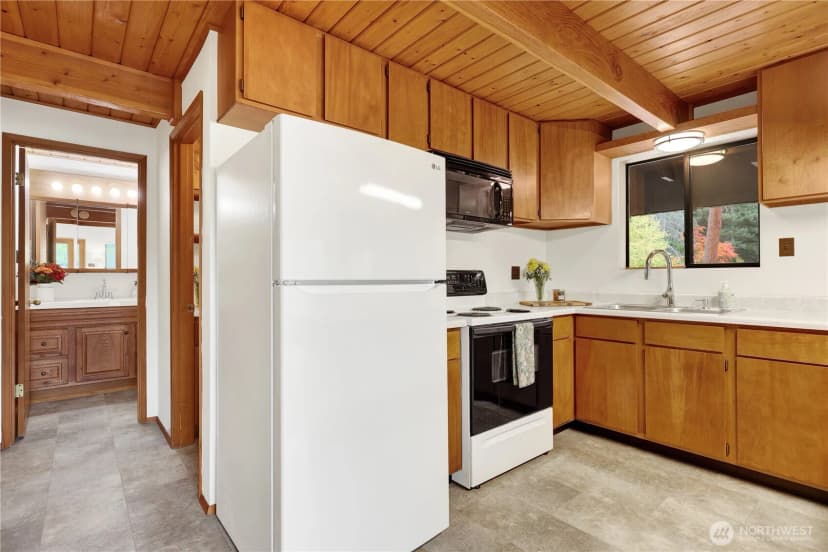 Property photo for 2001 Zrebeic Road, Cle Elum photo 10