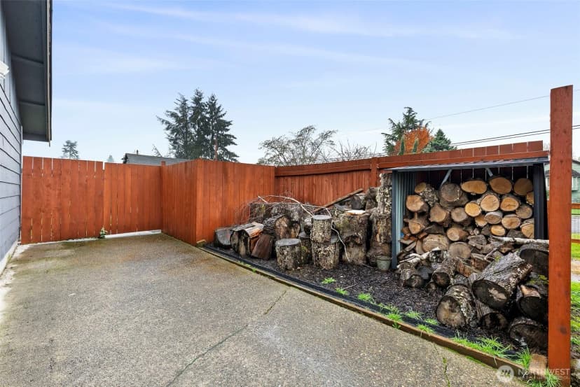 Property photo for 1710 12th Avenue Nw, Puyallup photo 37