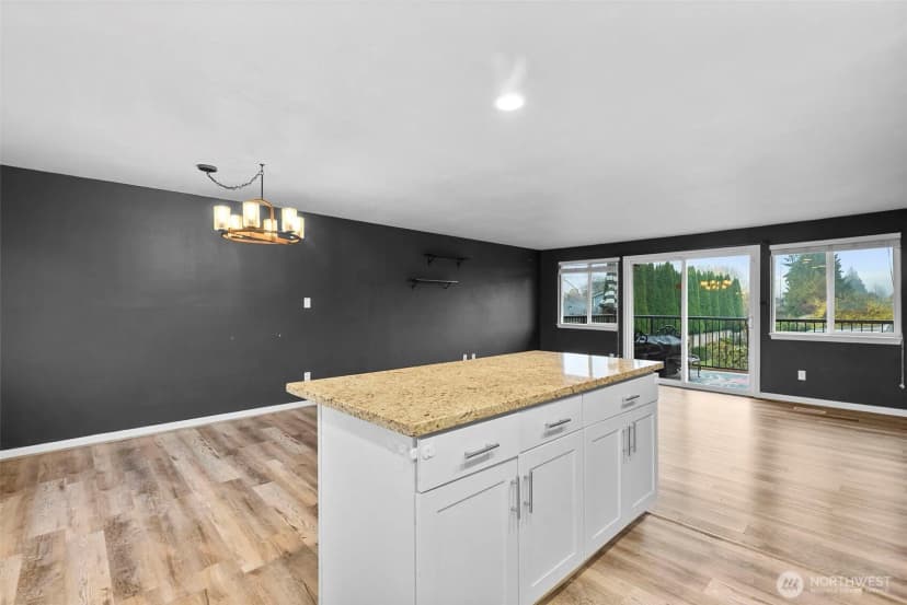 Property photo for 1710 12th Avenue Nw, Puyallup photo 14