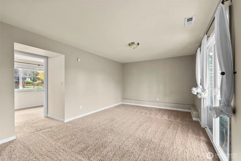 Property photo for 1710 12th Avenue Nw, Puyallup photo 24