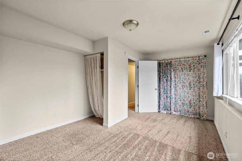 Property photo for 1710 12th Avenue Nw, Puyallup photo 27
