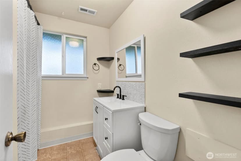 Property photo for 1710 12th Avenue Nw, Puyallup photo 25