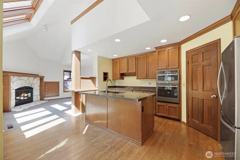 Property photo for 2410 223rd Place Ne, Sammamish photo 10