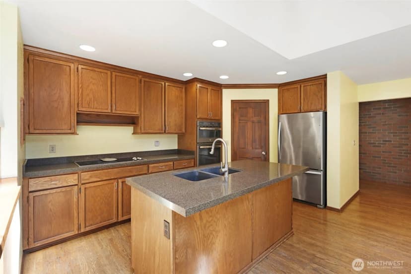 Property photo for 2410 223rd Place Ne, Sammamish photo 12