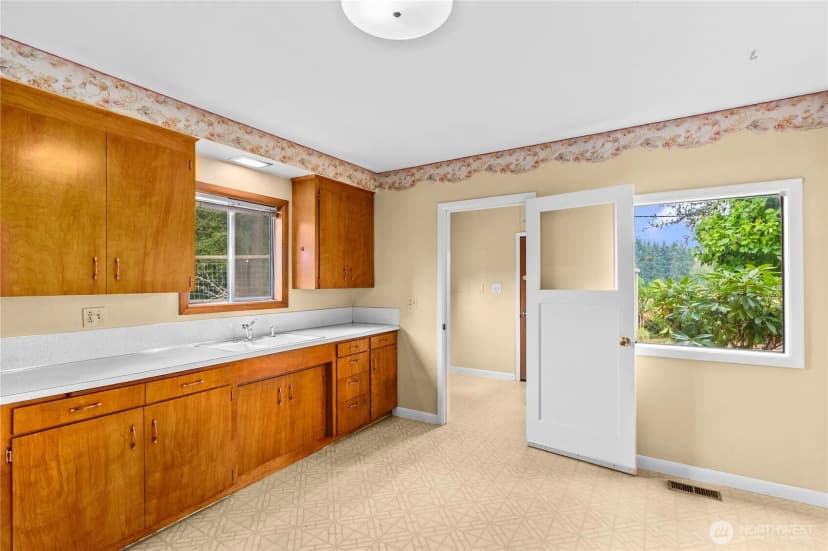 Property photo for 3736 South Bay Road Ne, Olympia photo 12