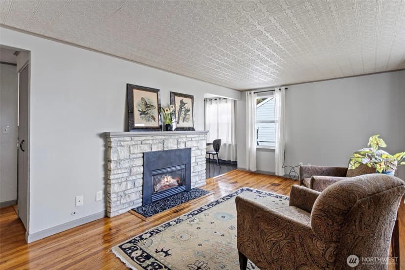 Property photo for 13723 34th Avenue S, Tukwila photo 6