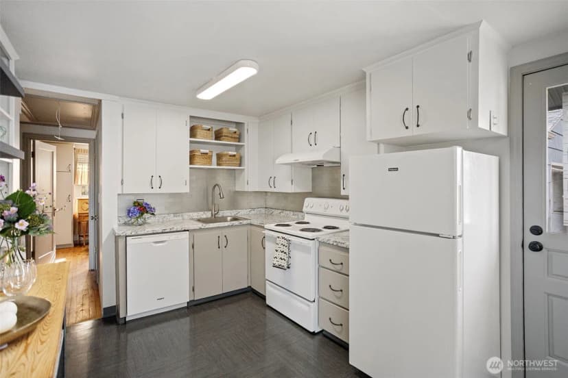 Property photo for 13723 34th Avenue S, Tukwila photo 12