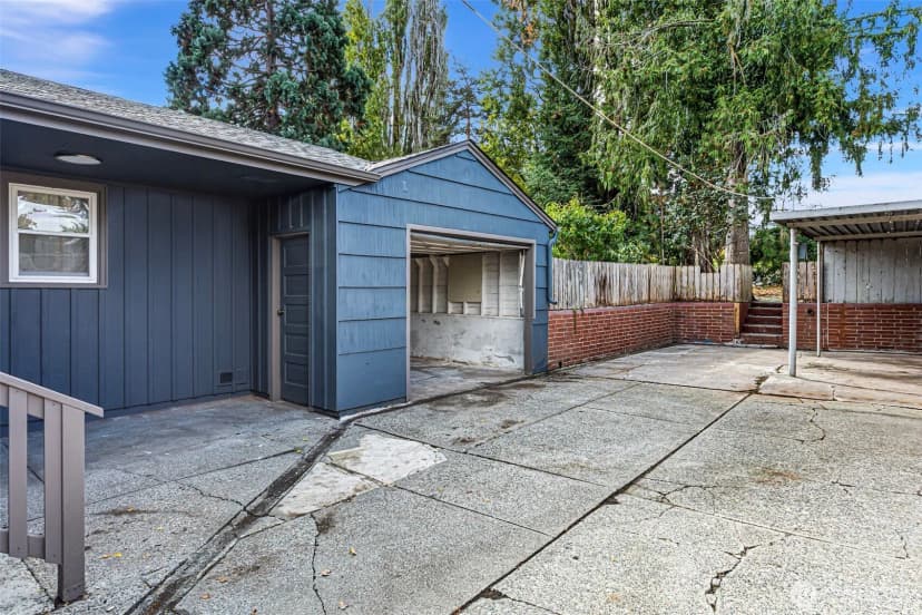 Property photo for 13723 34th Avenue S, Tukwila photo 22