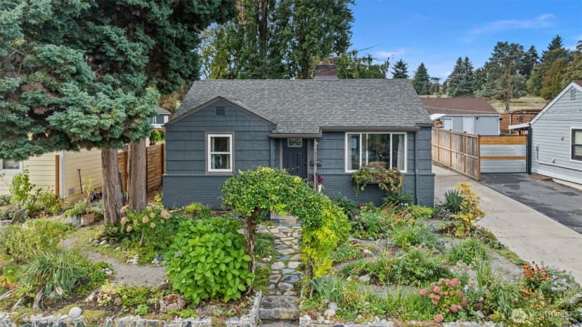 Property photo for 13723 34th Avenue S, Tukwila photo 3