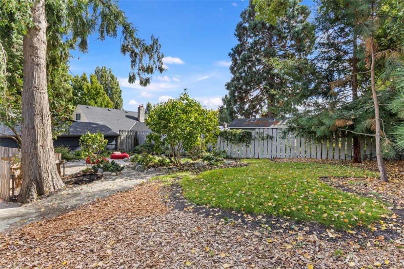 Property photo for 13723 34th Avenue S, Tukwila photo 20