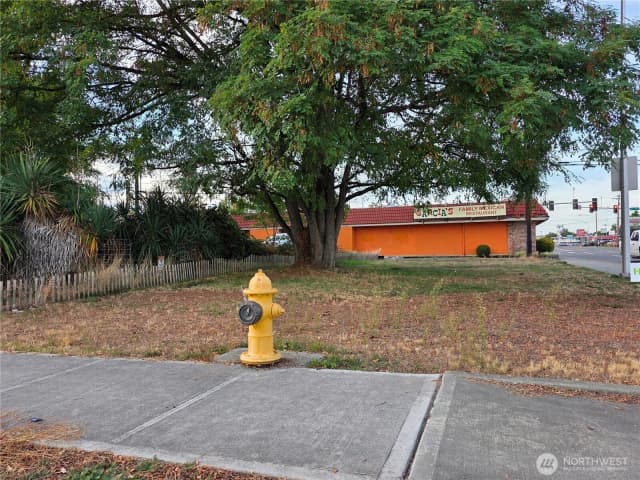Property photo for 223 3rd Street Ne, Auburn