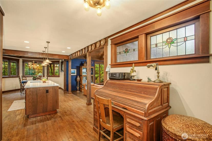 Property photo for 1815 102nd Place Se, Bellevue photo 11