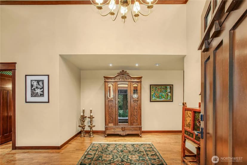 Property photo for 1815 102nd Place Se, Bellevue photo 4
