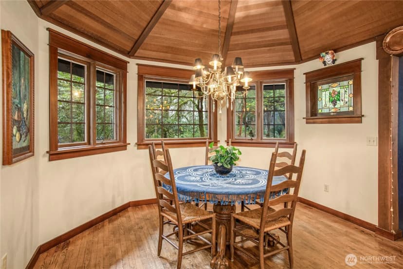 Property photo for 1815 102nd Place Se, Bellevue photo 15
