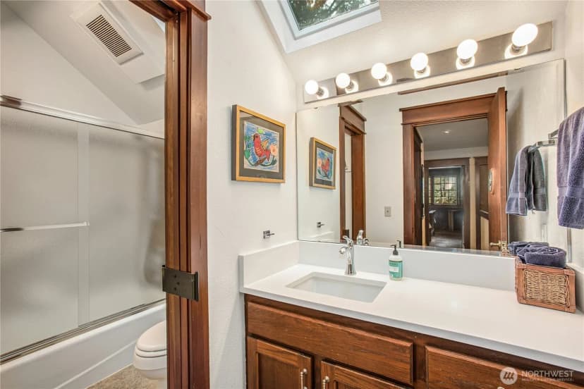Property photo for 1815 102nd Place Se, Bellevue photo 37