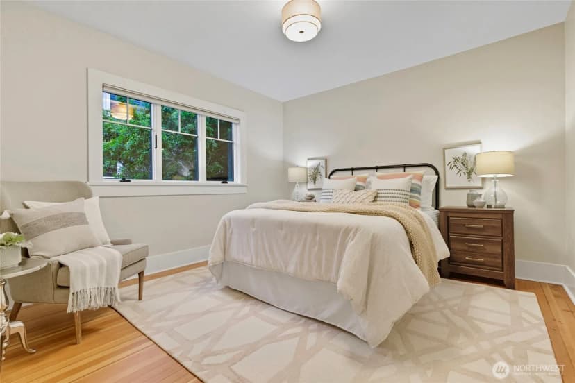 Property photo for 4417 Thackeray Place Ne, Seattle photo 15