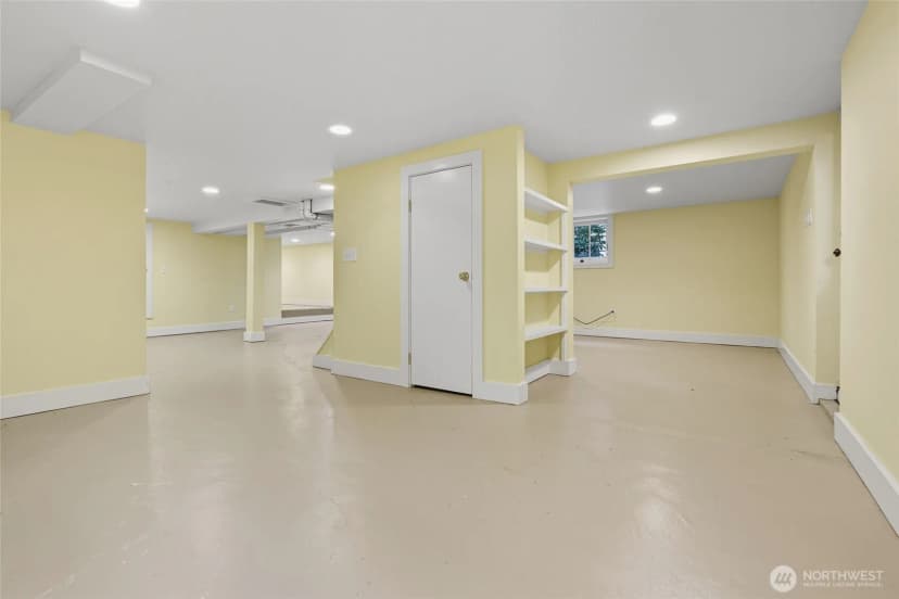Property photo for 4417 Thackeray Place Ne, Seattle photo 30