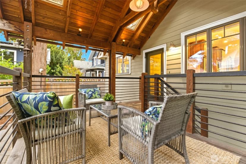 Property photo for 4417 Thackeray Place Ne, Seattle photo 34