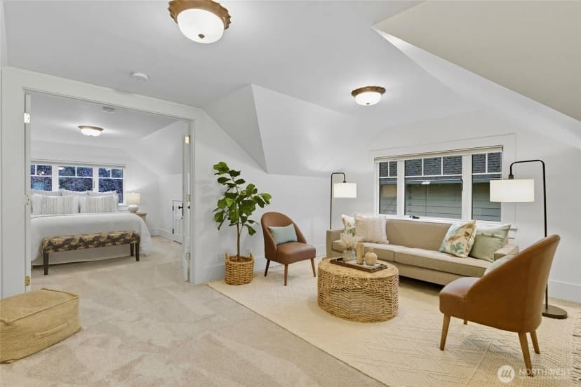 Property photo for 4417 Thackeray Place Ne, Seattle photo 23