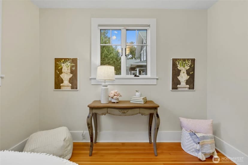 Property photo for 4417 Thackeray Place Ne, Seattle photo 18