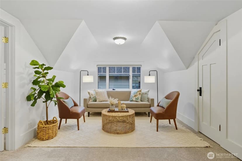 Property photo for 4417 Thackeray Place Ne, Seattle photo 22
