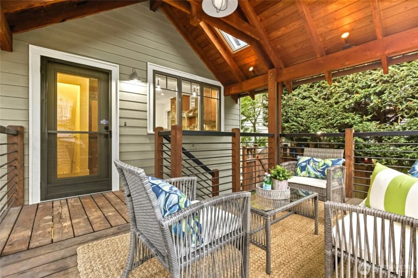 Property photo for 4417 Thackeray Place Ne, Seattle photo 35