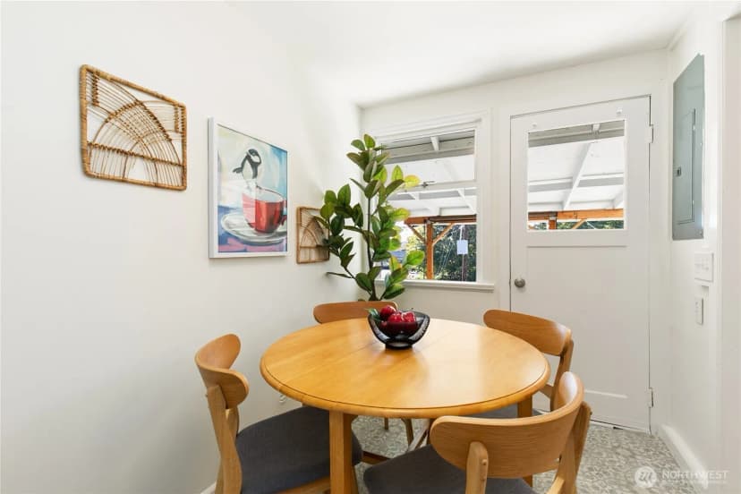 Property photo for 551 Grandey Way Ne, Renton photo 10