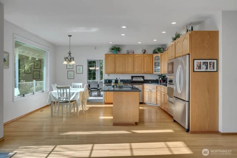 Property photo for 20204 Island Parkway E, Lake Tapps photo 8