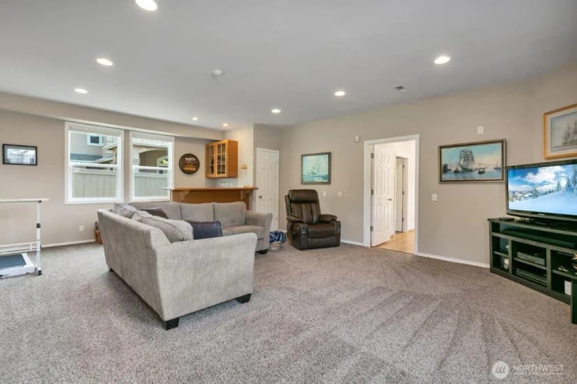 Property photo for 20204 Island Parkway E, Lake Tapps photo 12