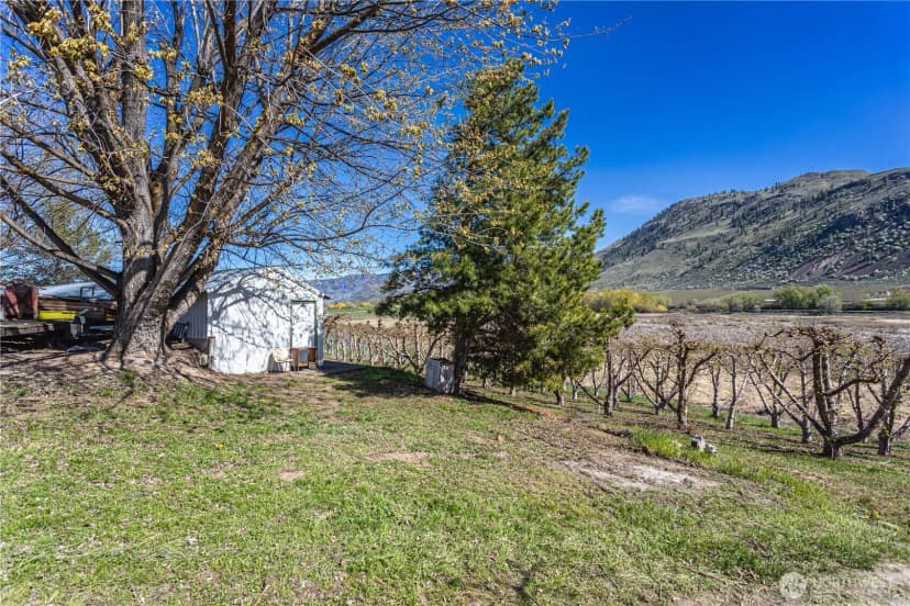 Property photo for 1096 Highway 7, Tonasket photo 4