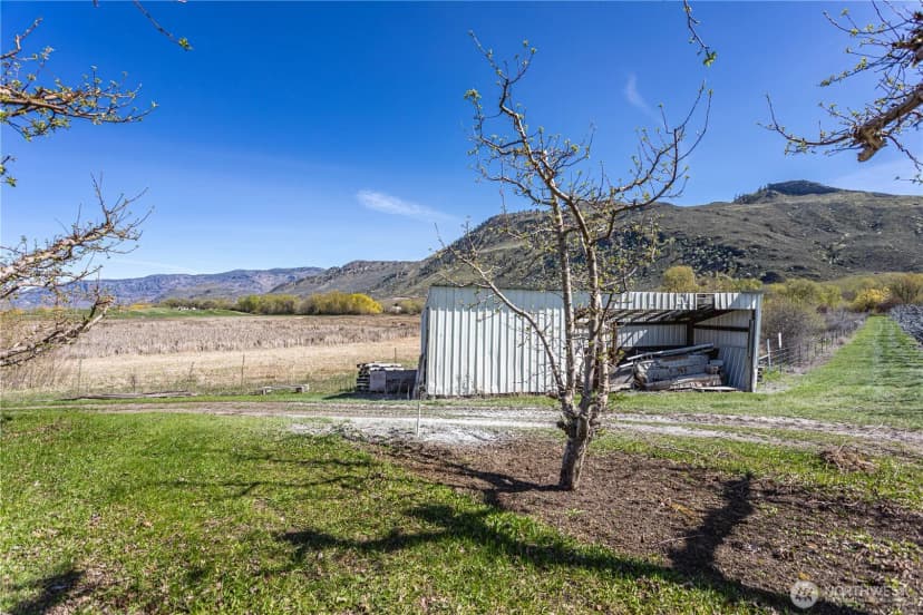 Property photo for 1096 Highway 7, Tonasket photo 22