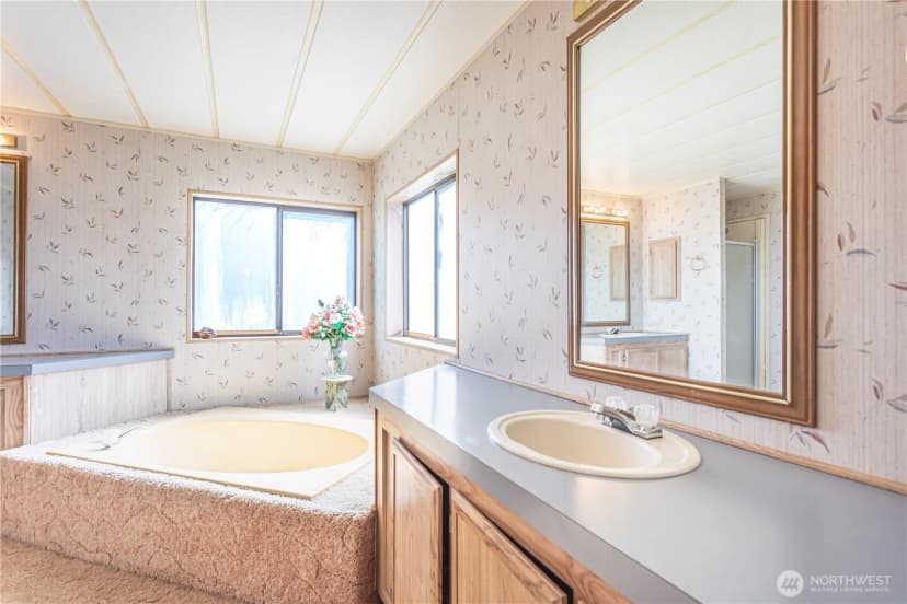 Property photo for 1096 Highway 7, Tonasket photo 9