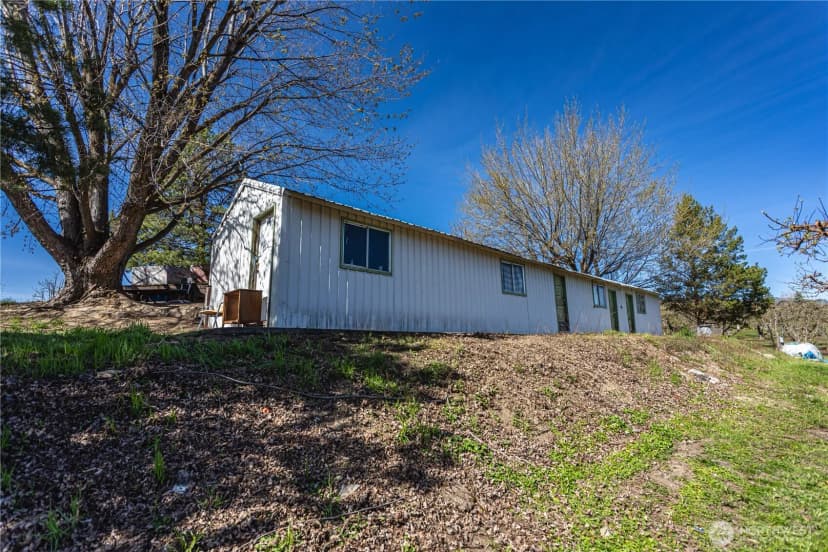 Property photo for 1096 Highway 7, Tonasket photo 23