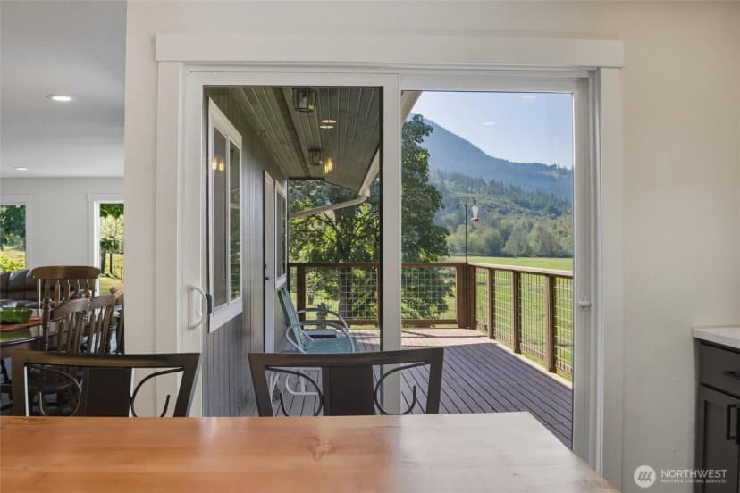 Property photo for 4955 South Pass Road, Sumas photo 8