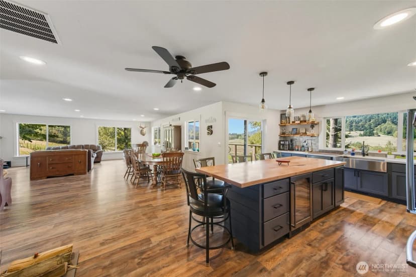 Property photo for 4955 South Pass Road, Sumas photo 2