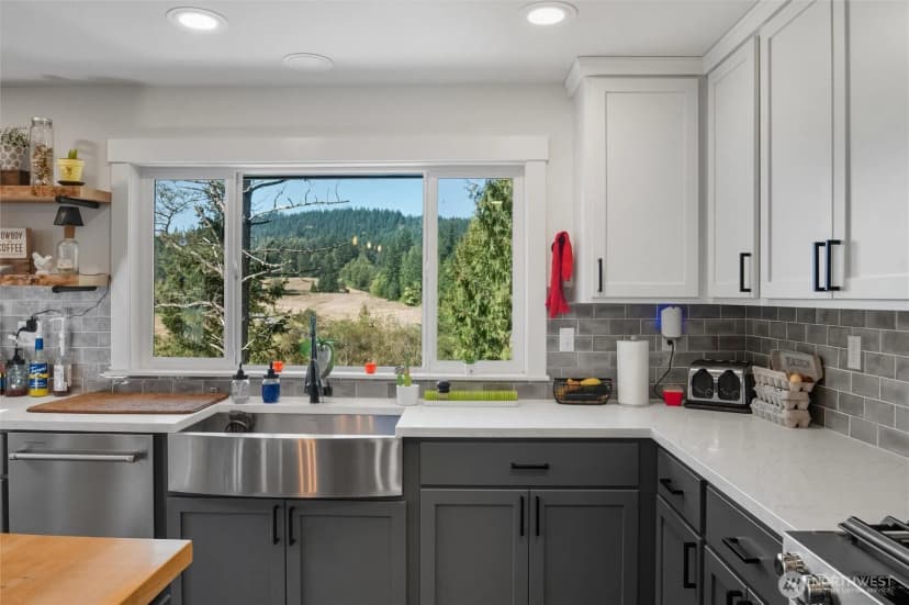 Property photo for 4955 South Pass Road, Sumas photo 7