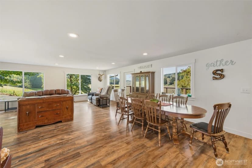 Property photo for 4955 South Pass Road, Sumas photo 9