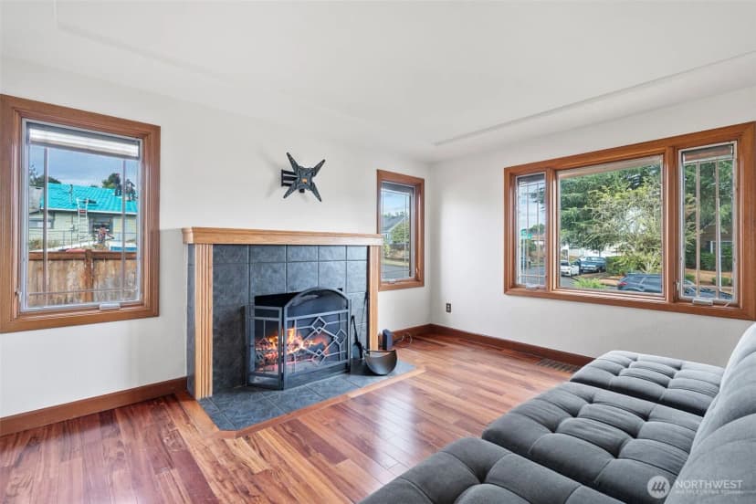 Property photo for 242 S 58th Street, Tacoma photo 2