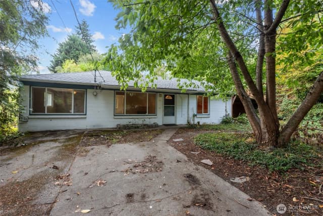Property photo for 1011 Ne 158th Street, Shoreline
