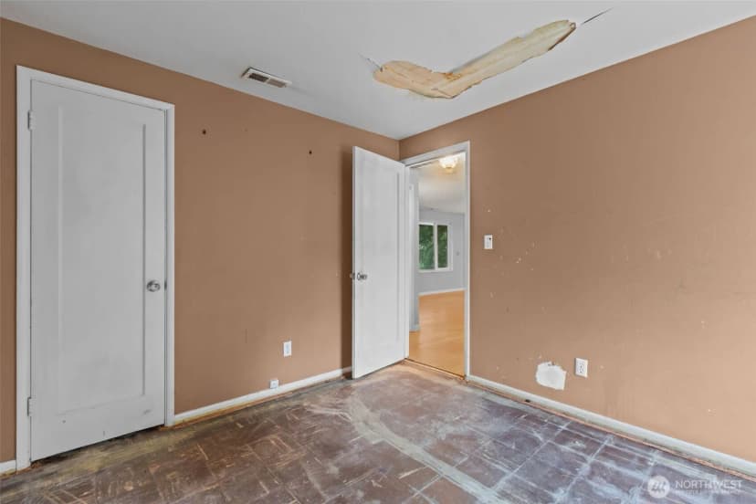 Property photo for 1011 Ne 158th Street, Shoreline photo 21