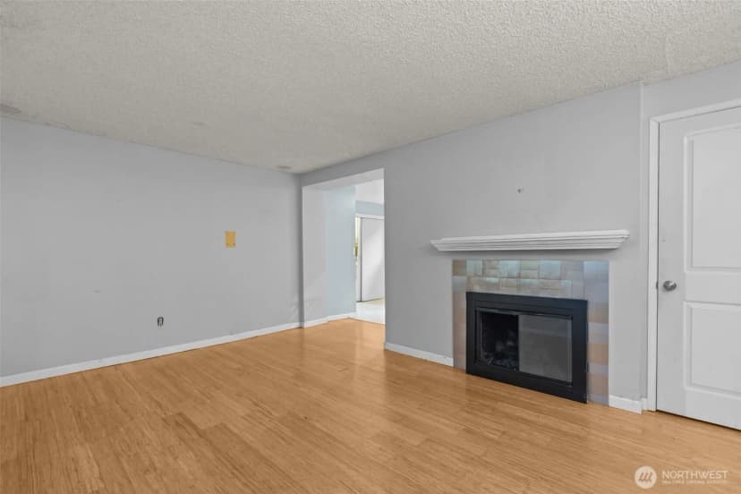 Property photo for 1011 Ne 158th Street, Shoreline photo 2