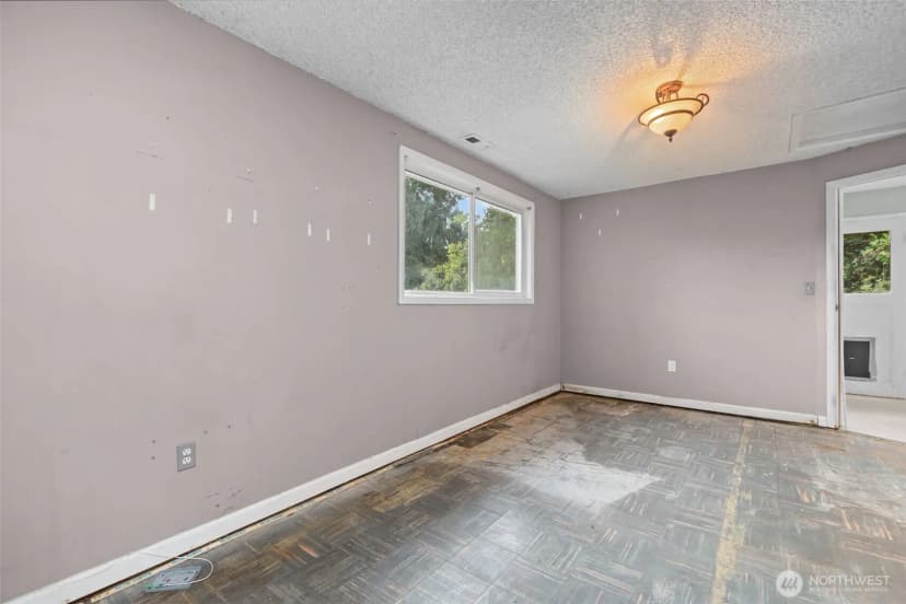 Property photo for 1011 Ne 158th Street, Shoreline photo 15