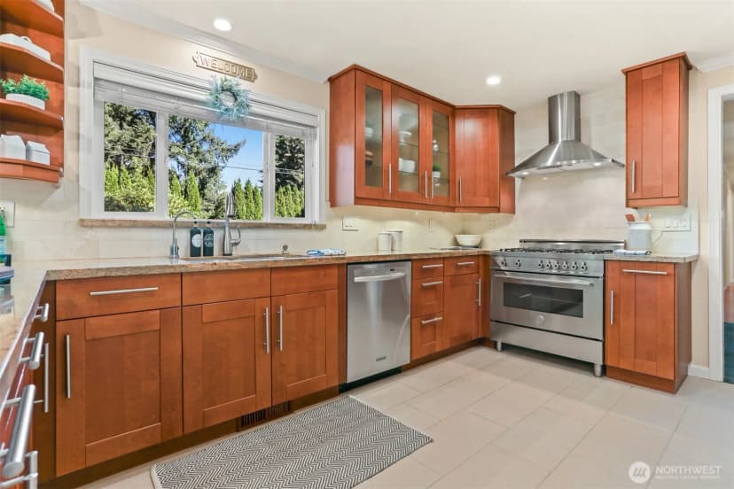 Property photo for 8514 Madrona Lane, Edmonds photo 14