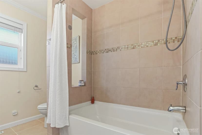 Property photo for 8514 Madrona Lane, Edmonds photo 25