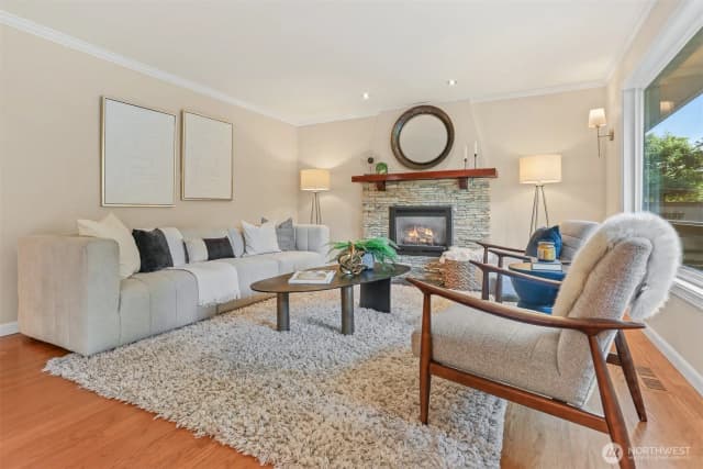 Property photo for 8514 Madrona Lane, Edmonds photo 5