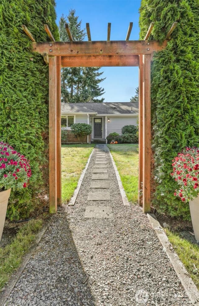 Property photo for 8514 Madrona Lane, Edmonds photo 2