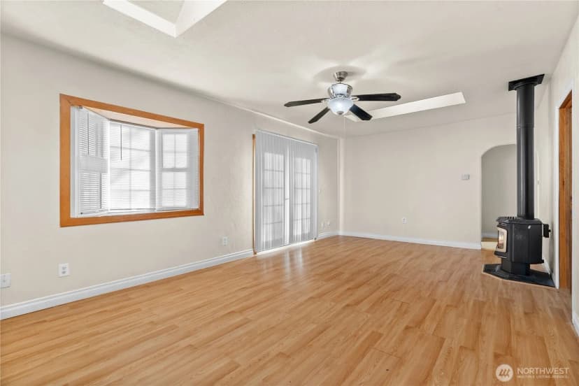 Property photo for 633 E Arcadia Street, Shelton photo 26