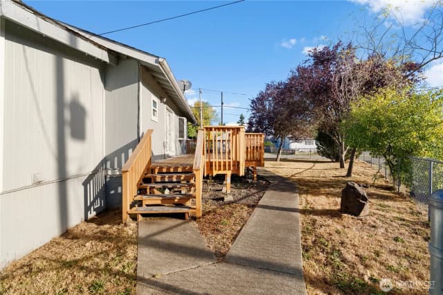 Property photo for 633 E Arcadia Street, Shelton photo 4
